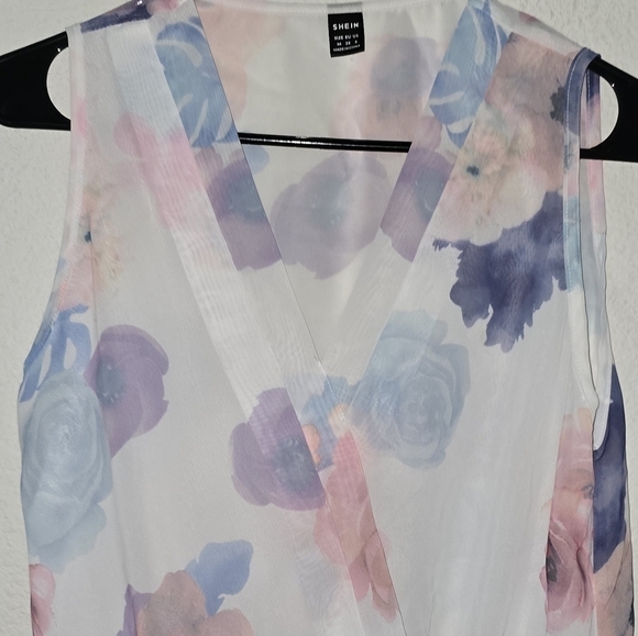 Shein women's wrap sleevesless top in size medium color purple and blue … - Picture 2 of 9